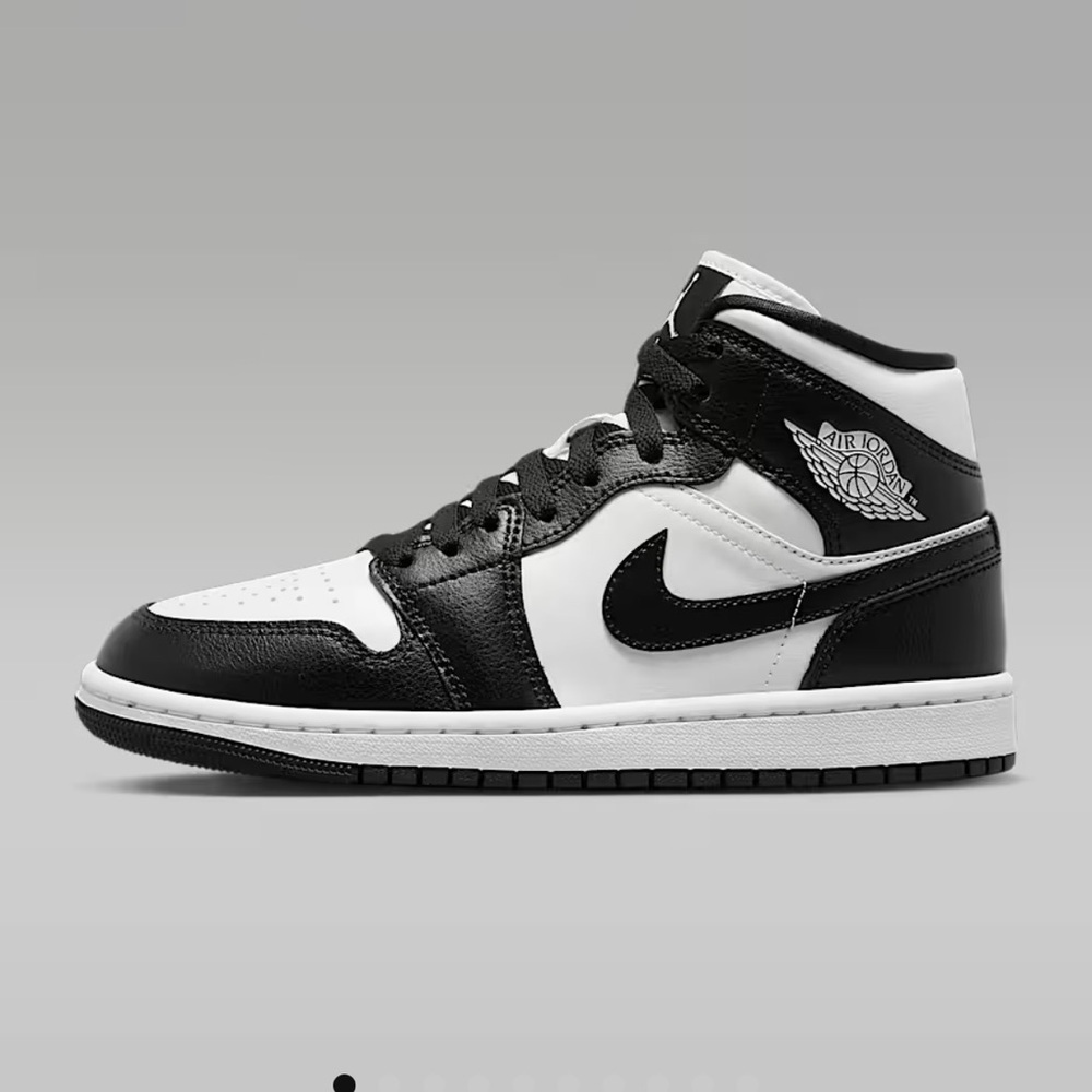 Air Jordan 1 Mid - Picture 2 of 8